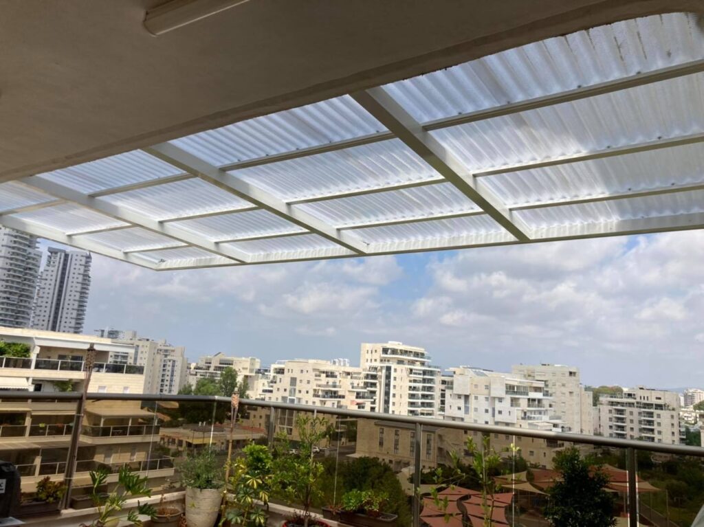 פרגולה אלומיניום תלויה